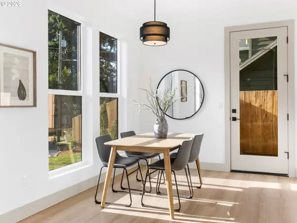 1245 SW Hume CT, Portland, OR 97219