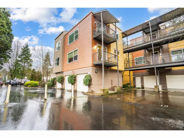 Eugene, OR 97401,347 RUSTIC PL #14