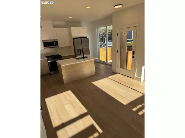 Portland, OR 97206,2391 SE 43rd AVE