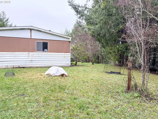 225 DORALEEN LN, Glide, OR 97443