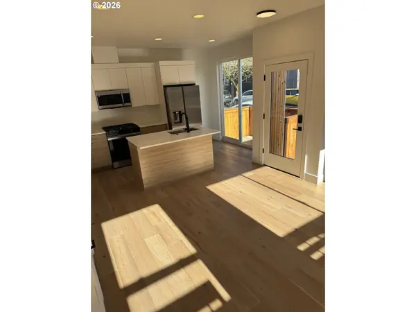 2387 SE 43rd AVE, Portland, OR 97206