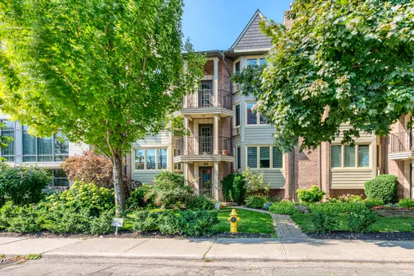 Toronto C08, ON M5A 3C6,94 Trinity ST #1