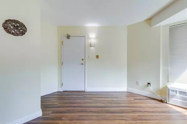 Toronto C08, ON M5A 3C6,94 Trinity ST #1