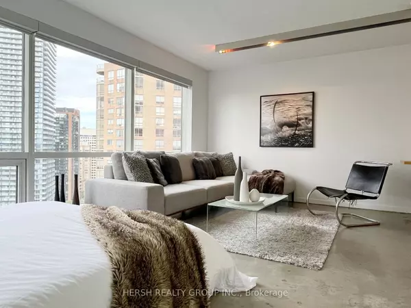 Toronto C01, ON M5S 3A6,1001 Bay ST #2316