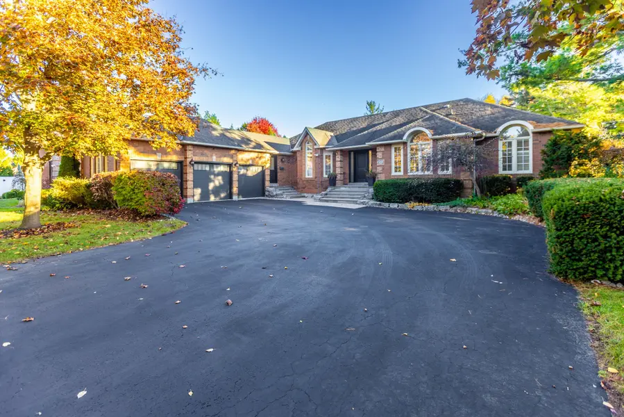 152 Treegrove CIR, Aurora, ON L4G 6M1