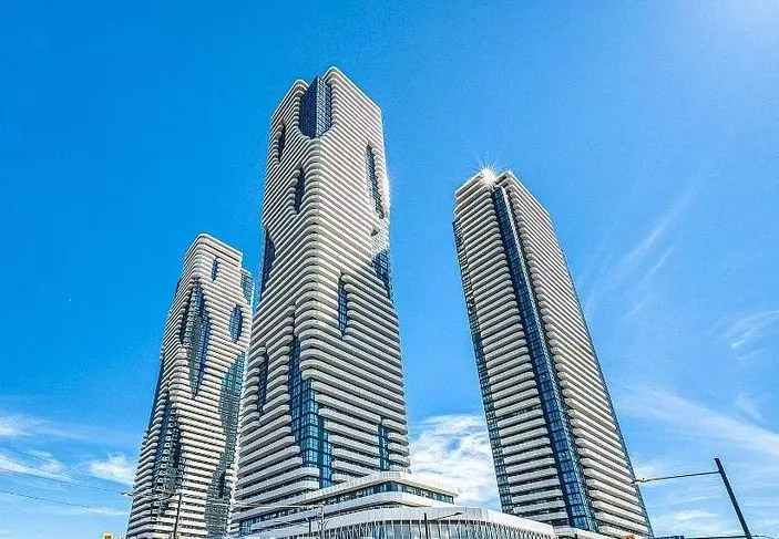 Vaughan, ON L4K 5Z7,8 Interchange WAY #3208