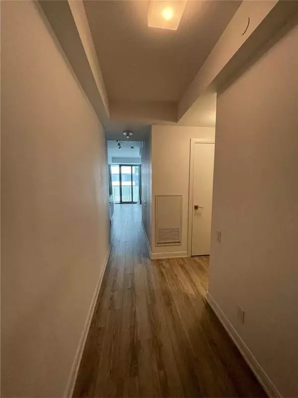 Toronto C08, ON M4Y 0C3,50 Charles ST E #710