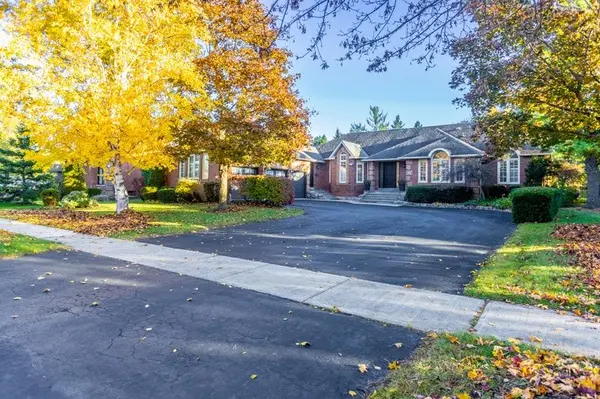 Aurora, ON L4G 6M1,152 Treegrove CIR