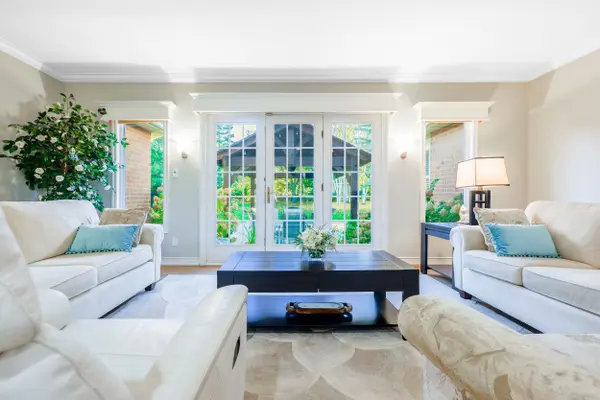 Aurora, ON L4G 6M1,152 Treegrove CIR