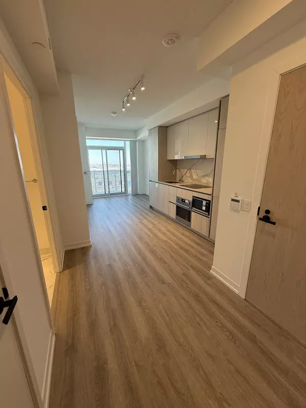 Vaughan, ON L4K 5Z7,8 Interchange WAY #3208