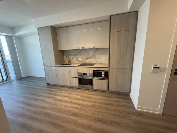 Vaughan, ON L4K 5Z7,8 Interchange WAY #3208