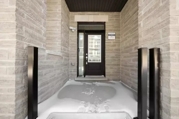 Aurora, ON L4G 7B6,16 Griffith ST