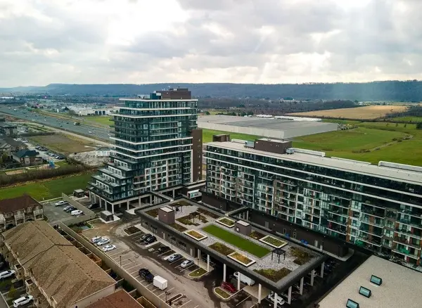 560 North Service RD #810, Grimsby, ON L3M 0G1