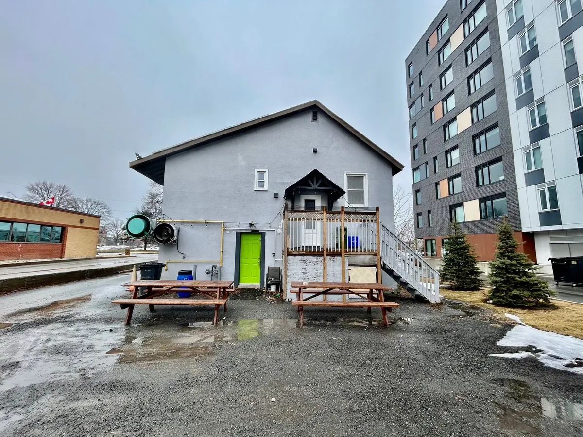 704 Brookfield RD, Billings Bridge - Riverside Park And Area, ON K1V 6J4