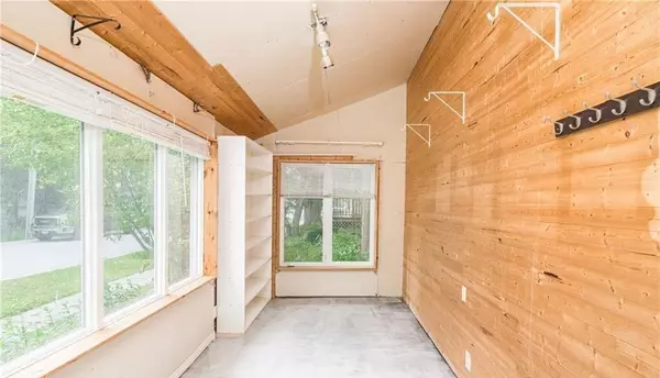 Severn, ON L0K 1E0,6 Bush ST