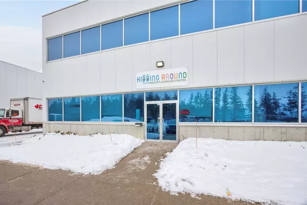 Collingwood, ON L9Y 5A6,95 Sandford Fleming DR #1