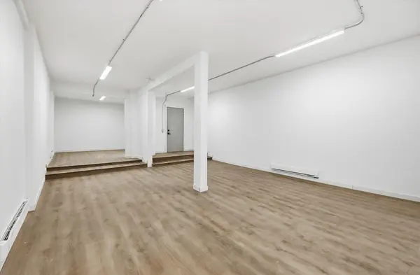 759 Barton ST E, Hamilton, ON L8L 3A9