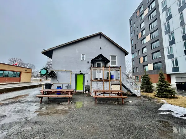 704 Brookfield RD, Billings Bridge - Riverside Park And Area, ON K1V 6J4