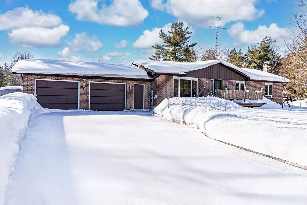 Innisfil, ON L0L 1W0,806 Harbour ST