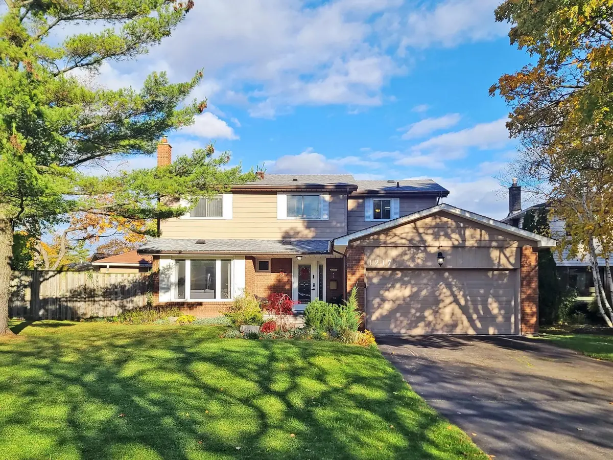 1217 Lambeth RD, Oakville, ON L6H 2E1
