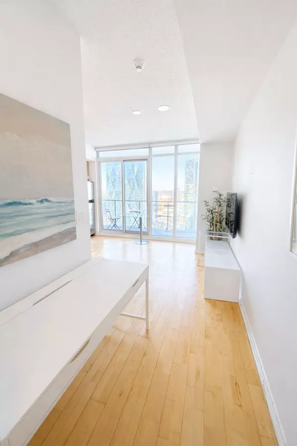 Toronto C01, ON M5J 0A6,55 Bremner BLVD #3506