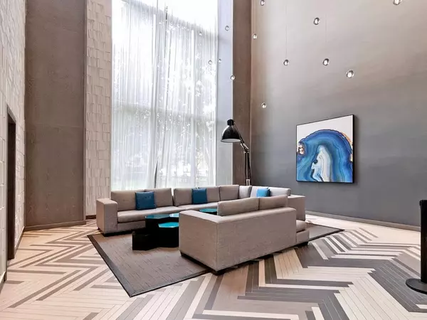 Toronto, ON M5S 0A6,65 St Mary ST #1702