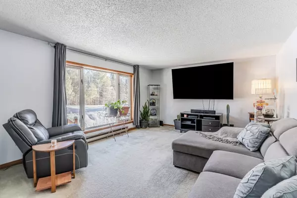 Innisfil, ON L0L 1W0,806 Harbour ST