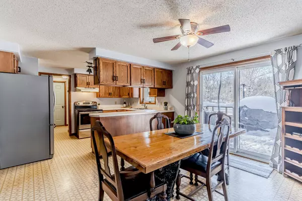 Innisfil, ON L0L 1W0,806 Harbour ST