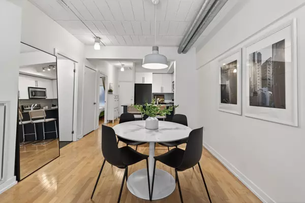 Toronto, ON M6H 4K1,1100 Lansdowne AVE #213