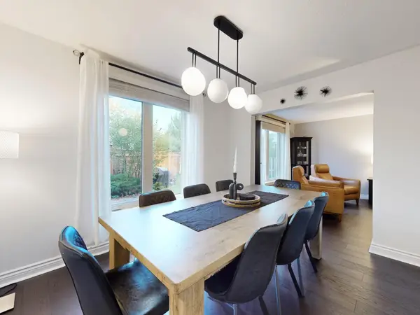 1217 Lambeth RD, Oakville, ON L6H 2E1