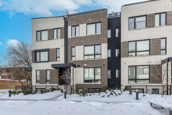 Toronto, ON M6N 0B5,10 Ed Clark Gardens BLVD #13