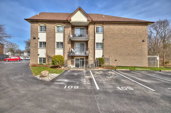 20 John ST #109, Grimsby, ON L3M 1X5