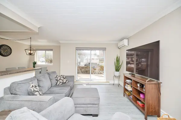 20 John ST #109, Grimsby, ON L3M 1X5