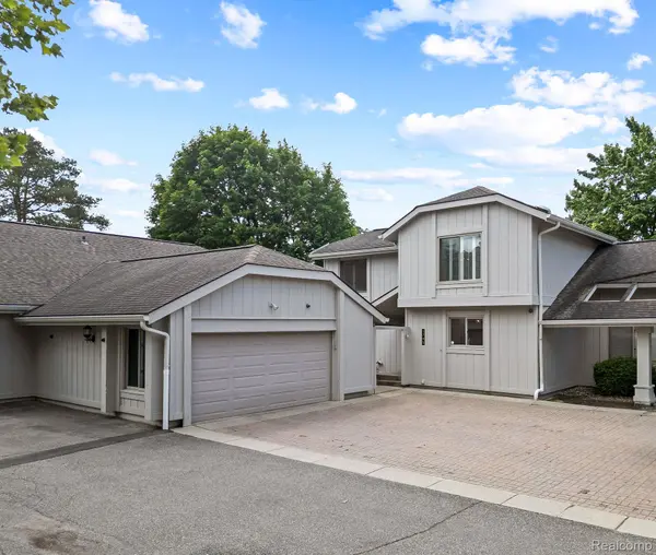 1795 Golf Ridge DR, Bloomfield Hills, MI 48302