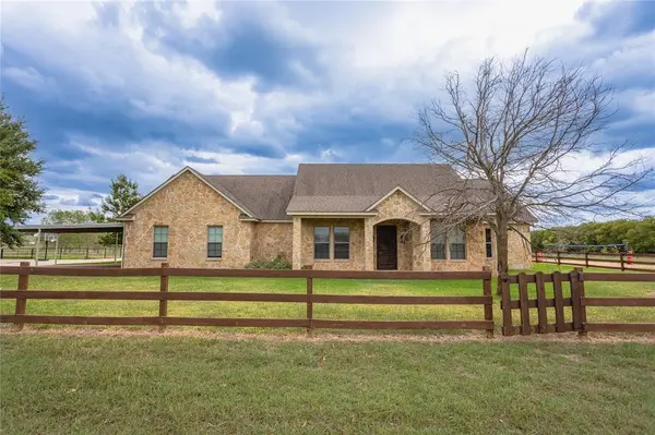 313 Wolf Creek Road, Lorena, TX 76655