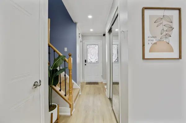 27 Mccullock CRES, Ajax, ON L1T 3X1