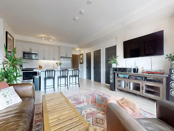 333 Sea Ray AVE #D313, Innisfil, ON L9S 2P7