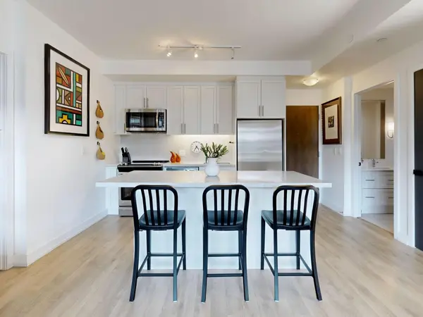 333 Sea Ray AVE #D313, Innisfil, ON L9S 2P7