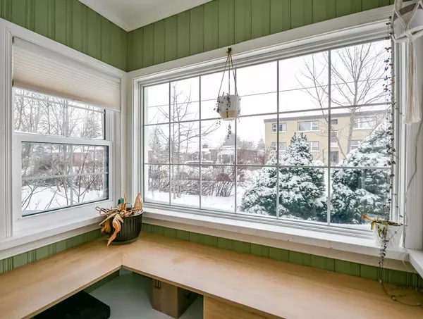 Springwater, ON L0L 1P0,15 Stone ST