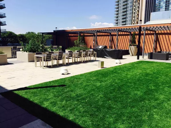 Toronto W06, ON M8V 0C2,2212 Lakeshore BLVD W #2709