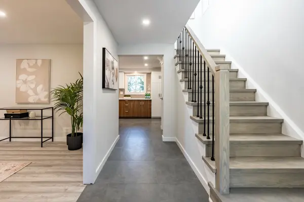 20 Roseneath CRES, Kitchener, ON N2E 1V9