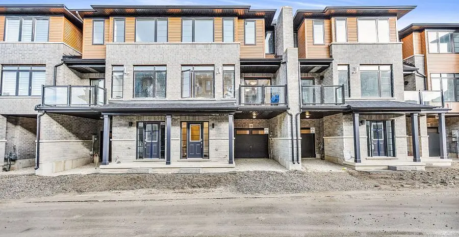 461 Blackburn DR #102, Brantford, ON N3T 0W9