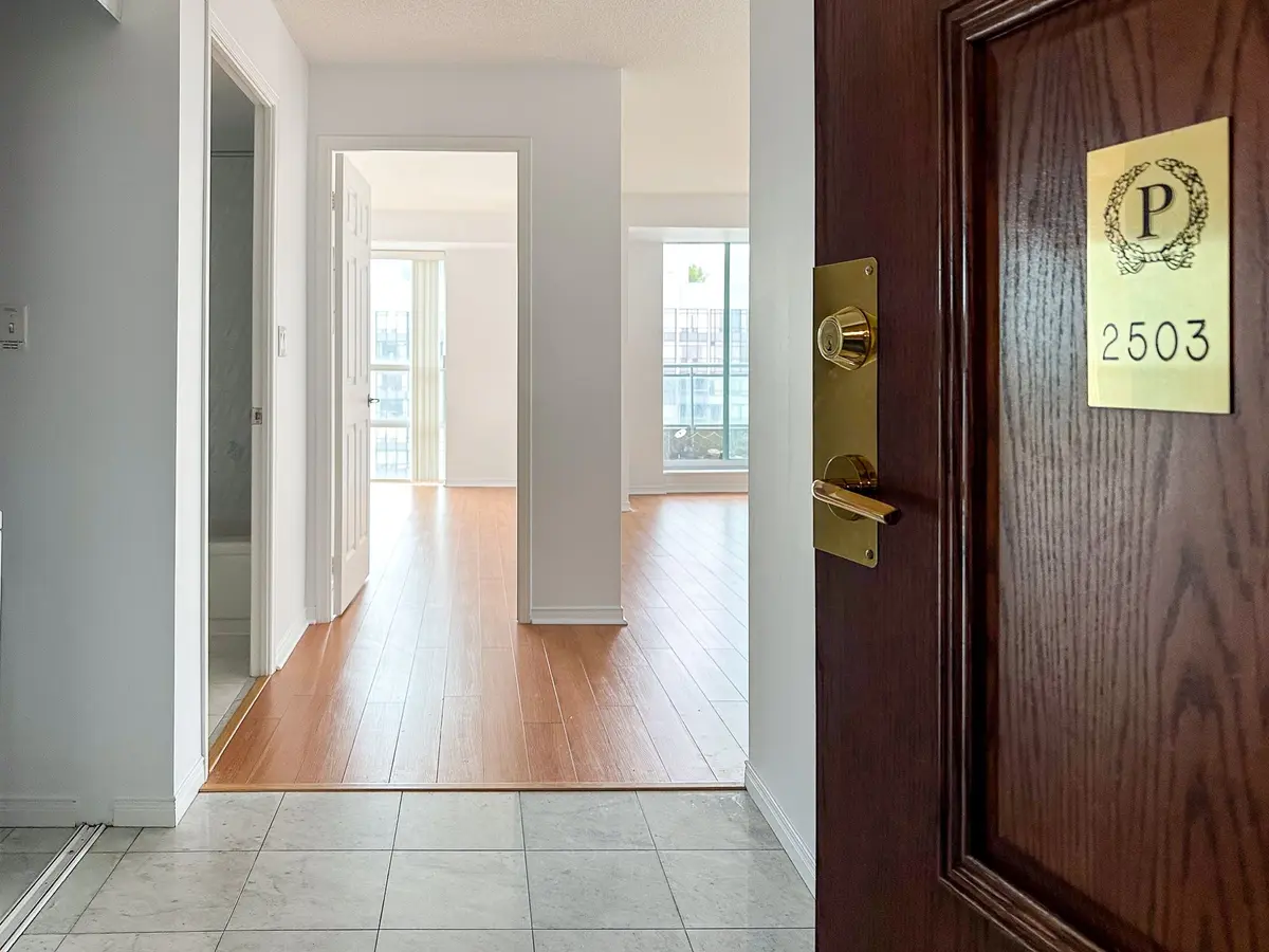 Toronto C14, ON M2M 4L9,1 Pemberton AVE #2503