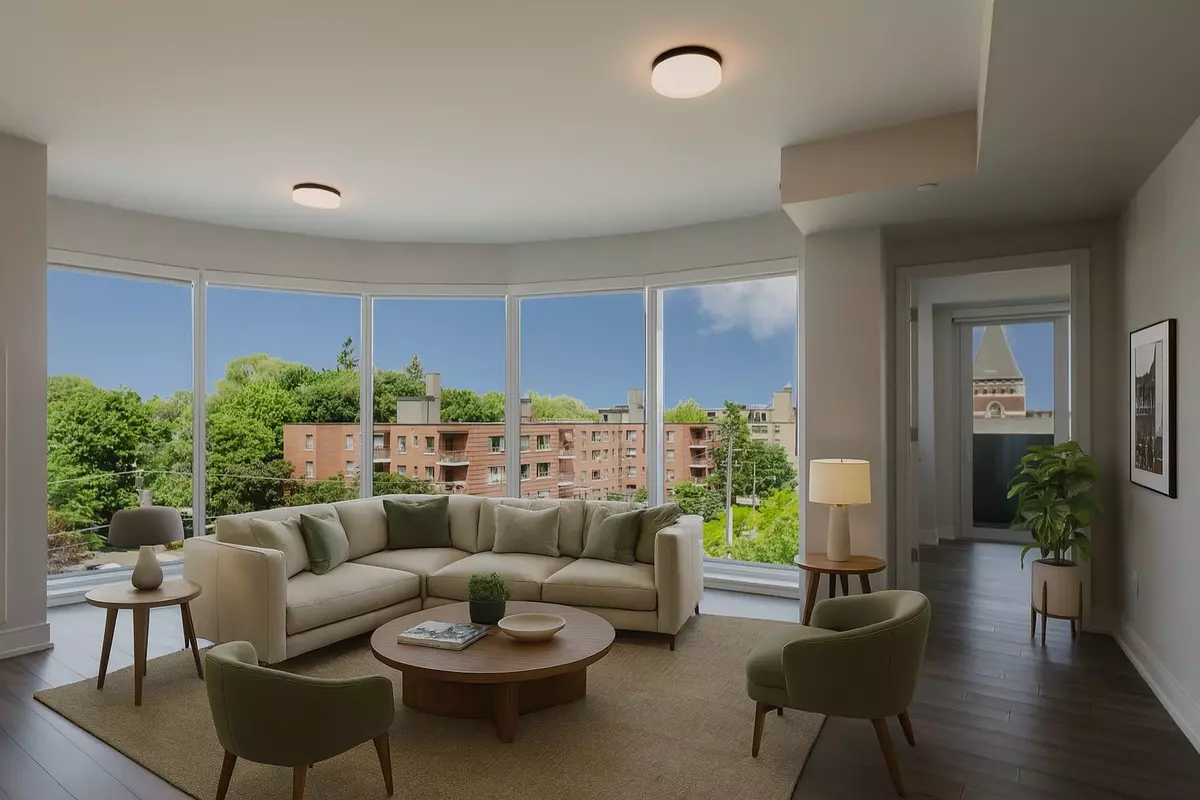 Toronto C04, ON M6B 2Y9,2525 Bathurst ST #607