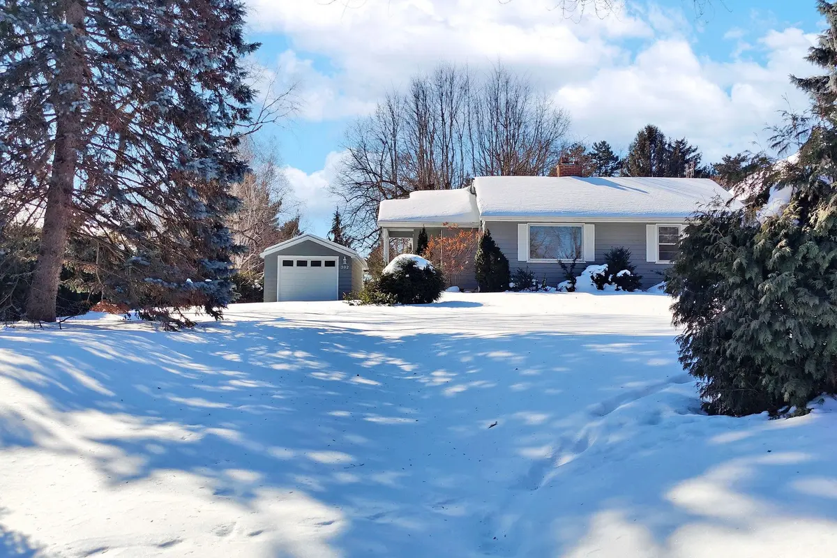 392 Fourth Line, Oakville, ON L6L 5A4