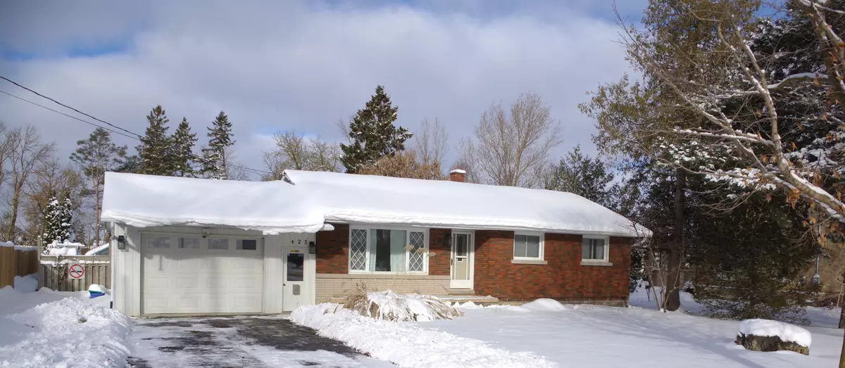 Wellington North, ON N0G 2L2,425 Wellington ST E