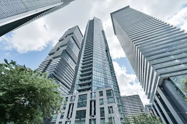 Toronto, ON M4Y 0B8,45 Charles ST E #512