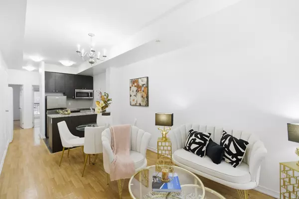 Toronto, ON M2R 0B5,19 Coneflower CRES #254