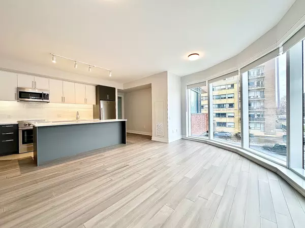 Toronto C04, ON M6B 2Y9,2525 Bathurst ST #306