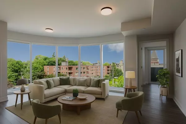 2525 Bathurst ST #607, Toronto C04, ON M6B 2Y9